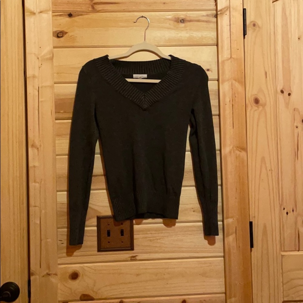 grey sweater